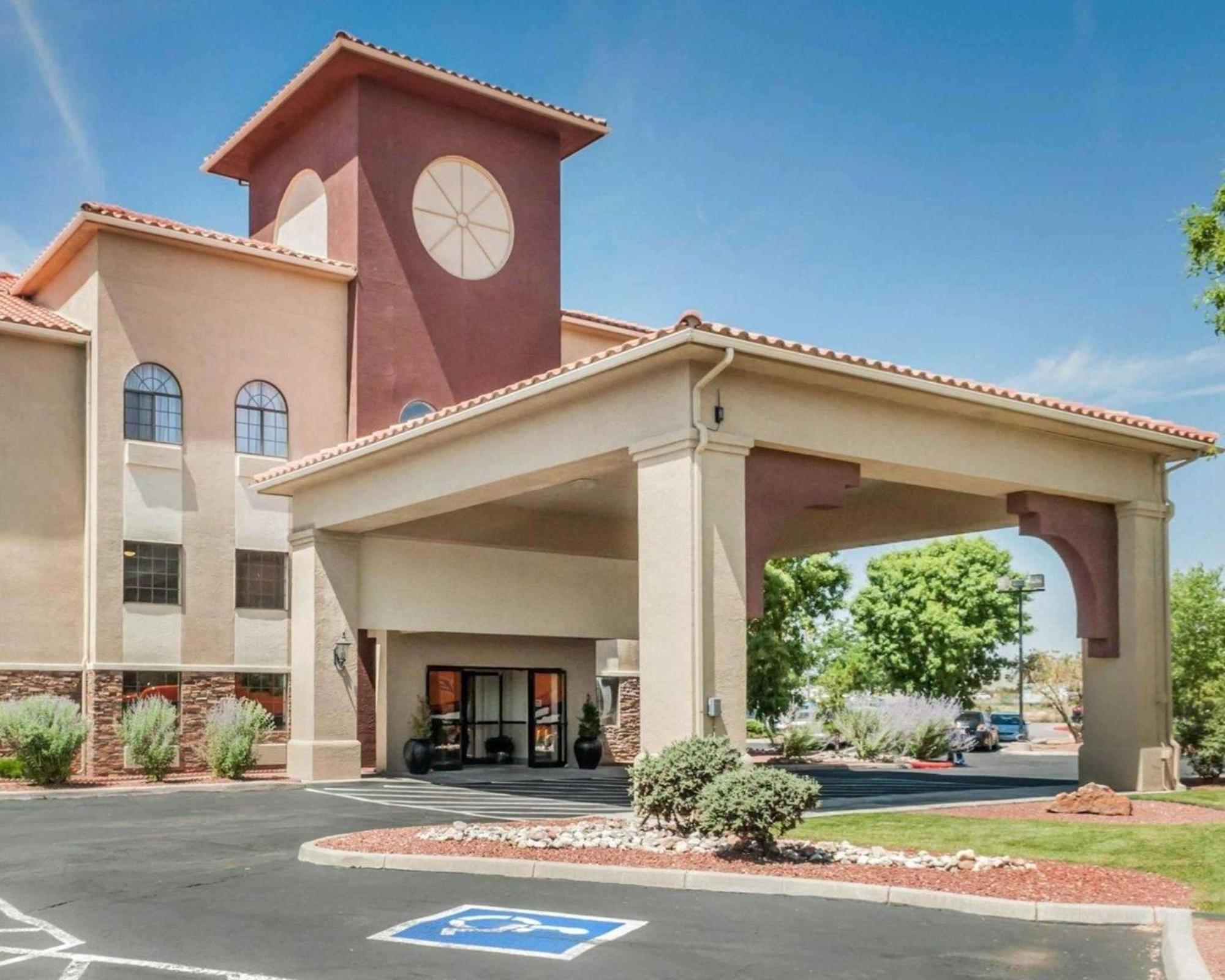 Quality Inn & Suites Albuquerque West Exterior foto