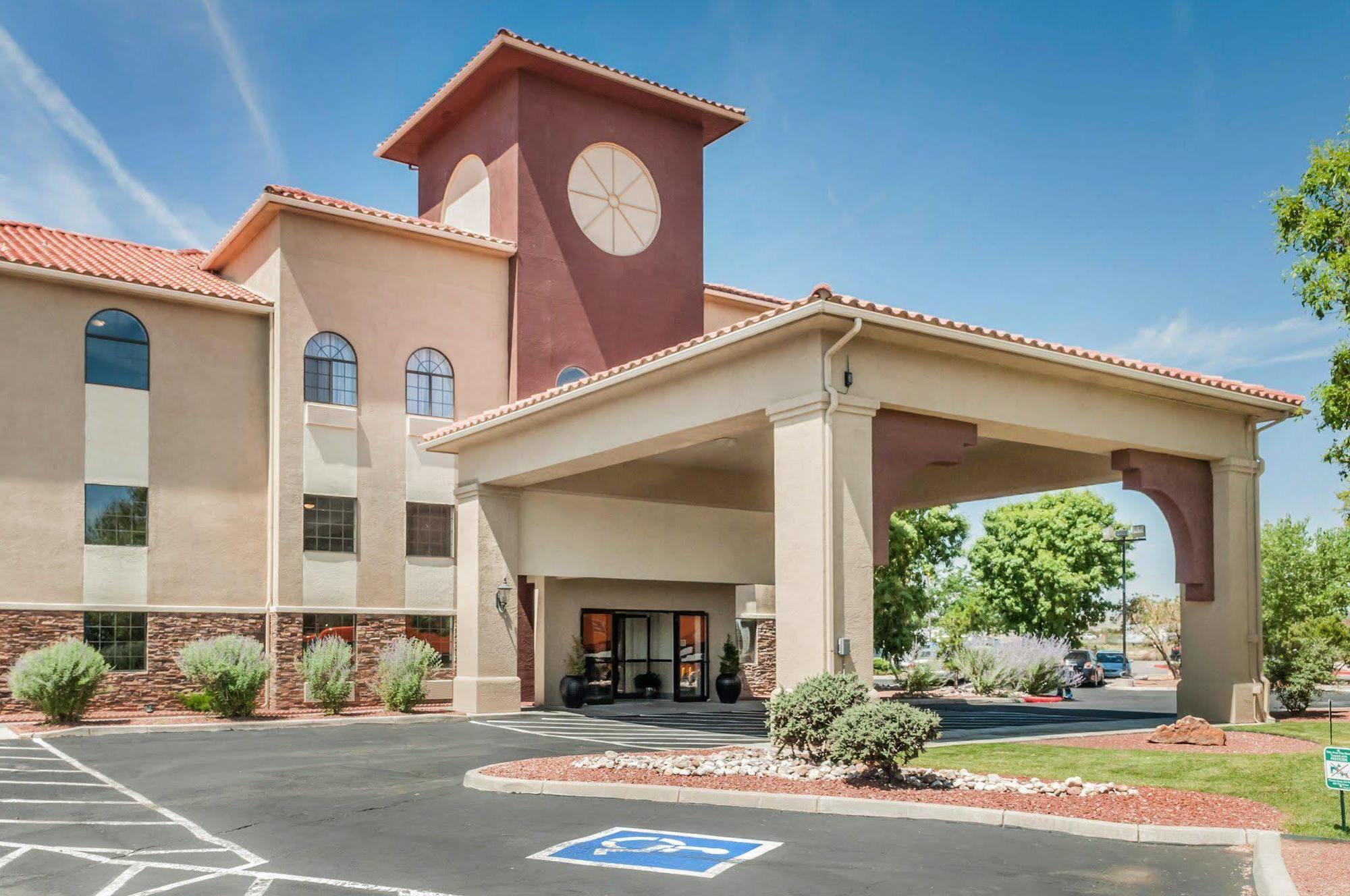 Quality Inn & Suites Albuquerque West Exterior foto